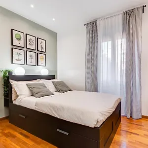 https://bmga-l-cozy-industrial-apartment-in-city-center.it-romehotels.com