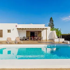 villa-maria-playa-blanca.in-canary-islands.com/
